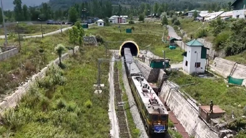 First Freight Train to Kashmir Valley! First Freight Train Reaches Newly Commissioned Anantnag Goods Shed in Jammu and Kashmir From Punjab, Railway Minister Ashwini Vaishnaw Shares Video (Watch)
