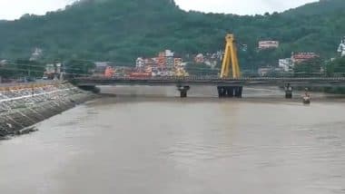 Heavy Rain Continues To Batter Hilly Regions; Several Rivers in Assam, Bihar, Uttar Pradesh and 5 Other States Flow Above Danger Mark (Watch Videos)