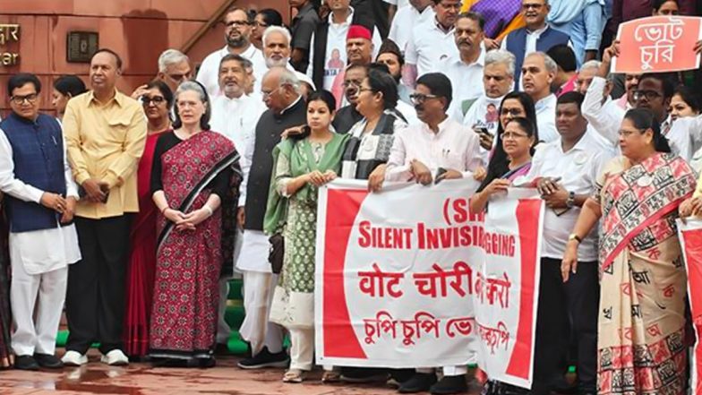 Sonia Gandhi, Mallikarjun Kharge and Other INDIA Bloc MPs Stage Protest at Parliament Premises Against Bihar SIR Issue, Sport ‘124 Not Out’ T-Shirts (Watch Videos)