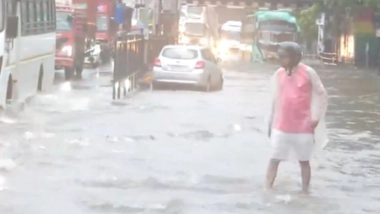 Mumbai Rains: Heavy Rainfall Causes Waterlogging in Several Parts of the City As IMD Issues Red Alert for Today (Watch Videos)