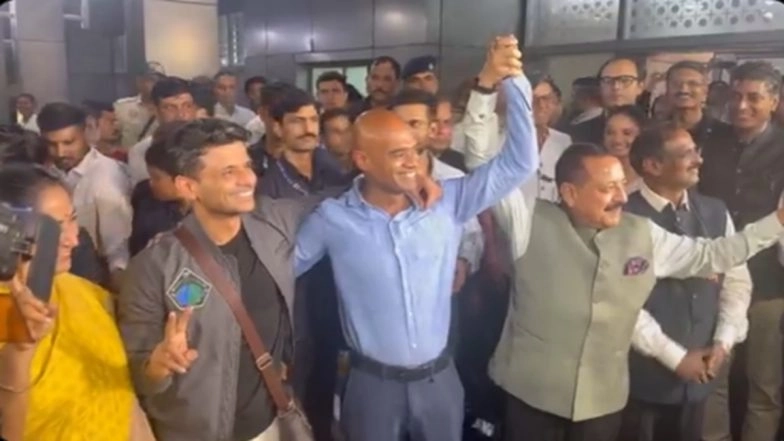 Shubhanshu Shukla Accorded Hero’s Welcome on Return to India after NASA's Axiom-4 Mission; Parliament Plans Special Discussion on Successful Space Mission on August 18 (Watch Videos)