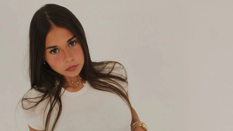 Sophie Rain Video Viral: OnlyFans Star Shoots in Skimpy Bodysuit, Shares New Instagram Reel With Trending Song ‘DON’T STOP’ by GLXXMSTRIDER (Watch)