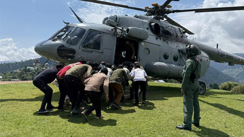 Udhampur: IAF Airlifts 18 CRPF Jawans Injured Near Basantgarh in Jammu and Kashmir (See Pics)