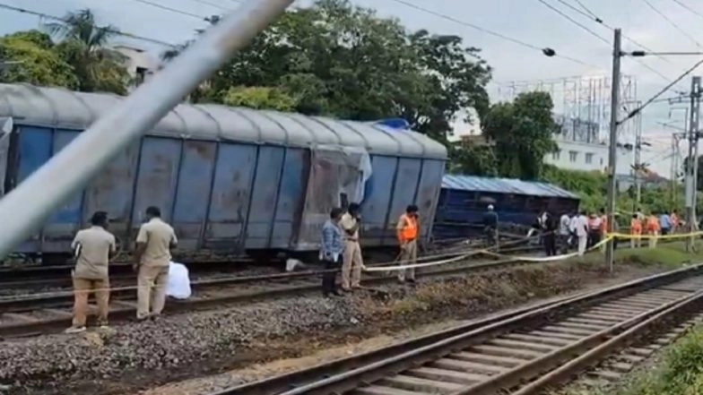 Vizianagaram Train Derailment: 5 Bogies of Goods Train Derail at Vizianagaram Signature Bridge in Andhra Pradesh, Operation To Clear Derailed Wagons Underway (Watch Video)