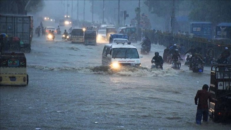 Death toll in Pakistan monsoon fury climbs to 883