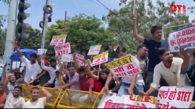 Bihar: STET Aspirants Stage Massive Protest in Patna, Demand Exam Before TRE 4 Recruitment (Watch Videos)