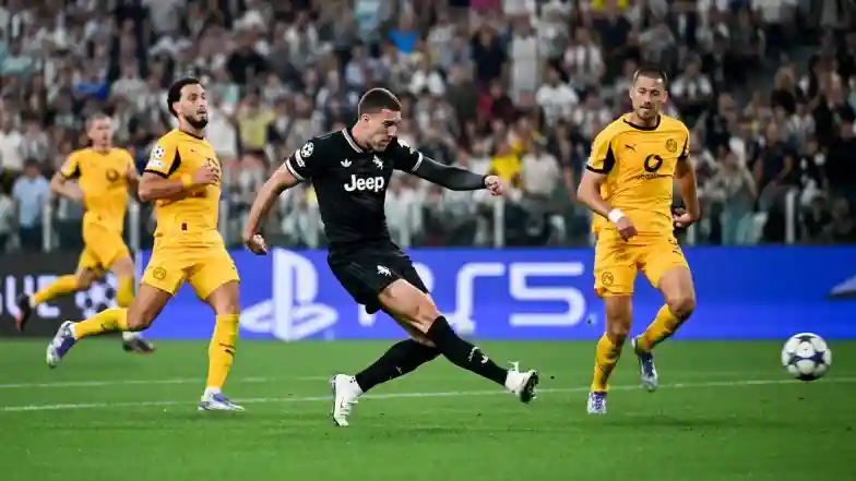 Juventus 4-4 Borussia Dortmund, UEFA Champions League 2025–26: Dusan  Vlahovic Scores Brace As Stoppage Time Goal From Llyod Kelly Help La  Vecchia Signora Secure Dramatic Draw | ⚽ LatestLY
