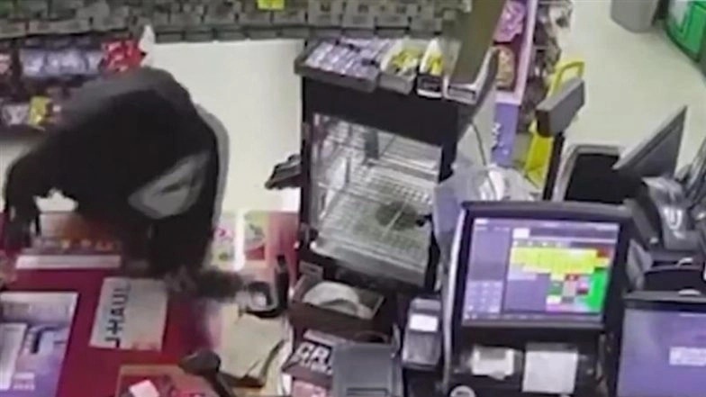 Gujarati Woman Kiran Patel Shot Dead in South Carolina Gas Station Robbery, 21-Year-Old Zaedan Mack Hill Arrested After Hours-Long SWAT Standoff (Watch Video)