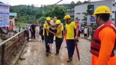 Dehradun: 200 Students Trapped Inside Devbhoomi Institute in Paundha After Flooding Rescued Successfully, Videos of Rescue Operation Surface