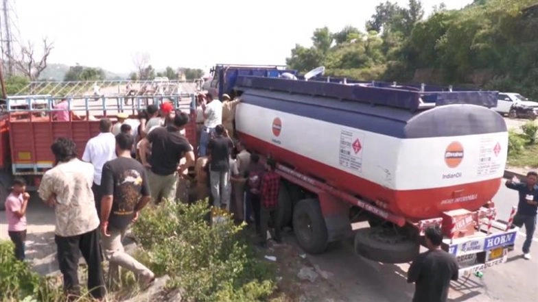Bovine Smuggling Busted in Udhampur: Jammu and Kashmir Police Seize Modified Oil Tanker, Rescue Over 20 Bovine Animals (Watch Videos)