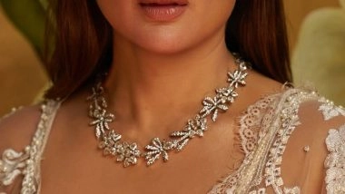 Kareena Kapoor Khan Birthday: 6 Stunning Saree Looks of Bollywood Actress That Spell Sophistication