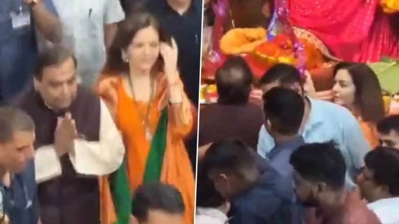 Mukesh Ambani, Wife Nita Ambani Visit Lalbaugcha Raja To Offer Prayers