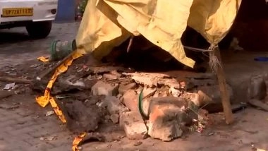 Delhi Police PCR Van Runs Over Man on Thana Mandir Marg After Driver Presses Accelerator by Mistake; Victim Dies (Watch Video)