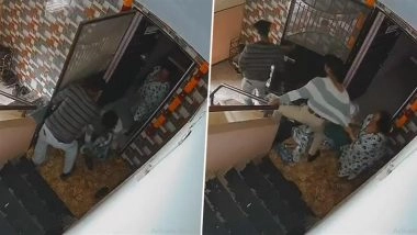 Chain Snatching Caught on Camera in Nashik: 2 Masked Men Snatch Woman’s Gold Chain After Breaking Into Her Home in Maharashtra’s Panchavati Area, CCTV Video Surfaces