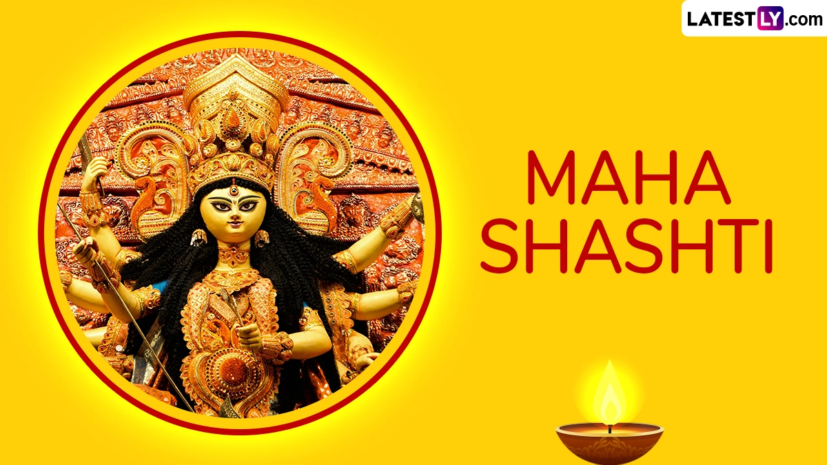 Known as “Kalparambha,” the formal inauguration of all rituals and the first official worship of the goddess takes place.