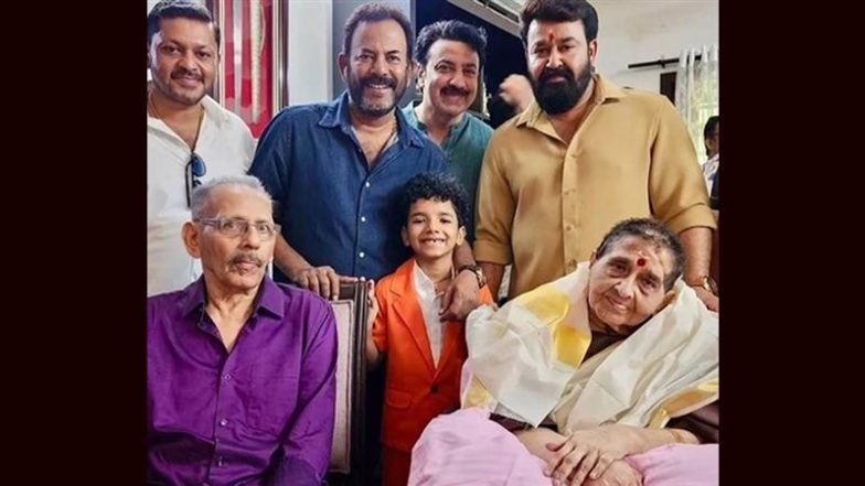 Mohanlal Visits Mother Shanthakumari Amma in Kochi After After Being Honoured With Dadasaheb Phalke Award 2023