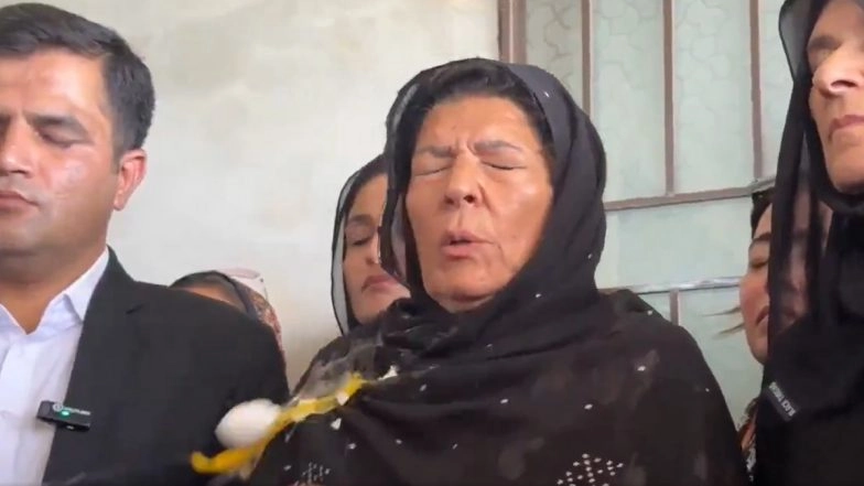 Imran Khan’s Sister Aleema Khanum Attacked With Egg During Press Conference Outside Adiala Jail in Pakistan; 2 Women Arrested (Watch Video)