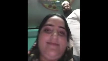 ‘Stop It or I Will Choke You’: Jammu and Kashmir Activist Fatima Farooq Stands Her Ground on Facebook Live as Husband Tries to Silence Her Over Mehraj Malik PSA Detention (Watch Video)