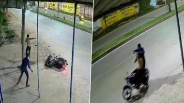 Knife Attack in Mau: Youth Stabbed Multiple Times by Friend Near Talimuddin Inter College, Rushed to Hospital; Police Launch Probe As Video Goes Viral