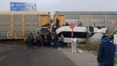 Mexico: 8 Dead, 45 Injured After Speeding Train Hits Double-Decker Passenger Bus in Atlacomulco; Shocking Collision Video Surfaces
