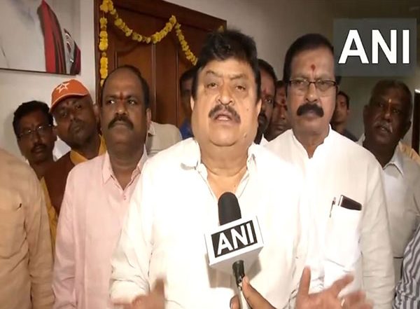 India News | Congress Party Has Enabled BRS Leaders to Erase All Evidence: Telangana BJP Chief as Kaleshwaram Project Case Handed to CBI