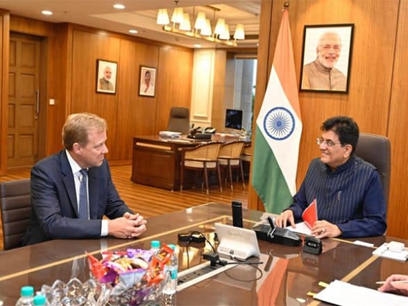 World News | Union Minister Piyush Goyal Meets Lam Research CEO to Discuss India's Semiconductor Growth