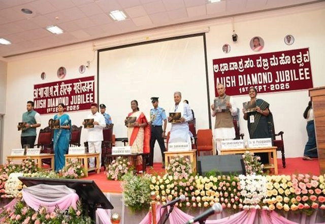 India News | President Murmu Attends Diamond Jubilee Celebrations of All India Institute of Speech and Hearing in Mysuru