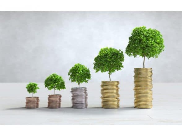 Business News | Balanced Returns: Why Hybrid Mutual Funds Are in Demand