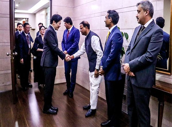 World News | Singapore PM Lawrence Wong Arrives in India on Three-day Visit
