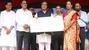 India News | Assam CM Presents Cheques Worth Rs 32 Crore to 31,910 Women Entrepreneurs in Hojai