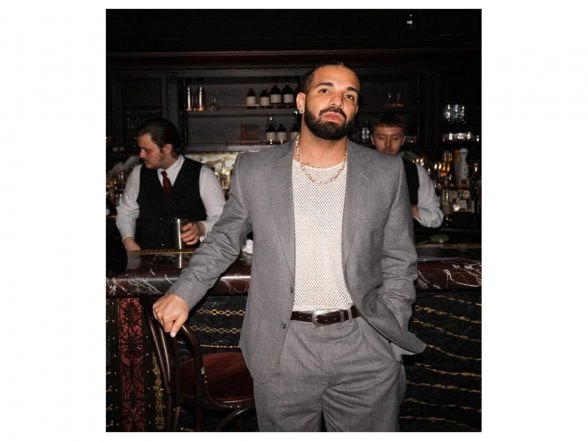Drake Clears the Air on Abs Surgery Claims; Says 'People Also Say I Got a BBL'