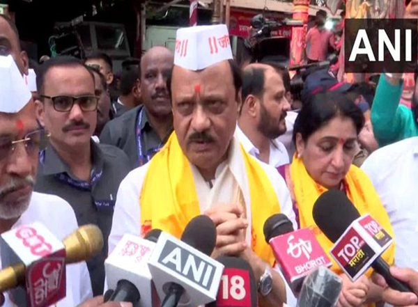 India News | Maharashtra Deputy CM Ajit Pawar Performs Pooja on Last Day of Ganesh Chaturthi Celebrations