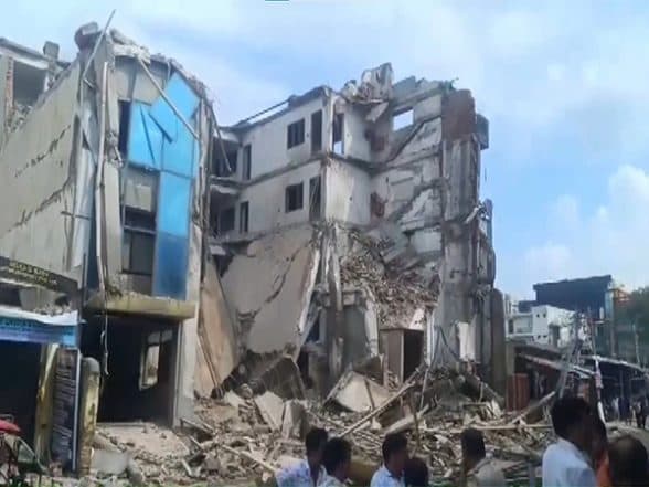 India News | Four-storey Building Collapses in Delhi's Badarpur, None Hurt