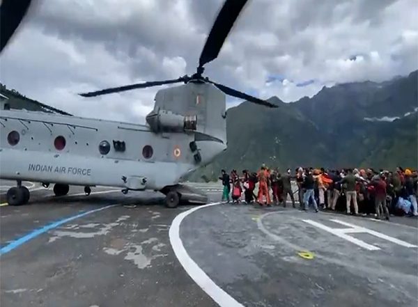 India News | IAF Helicopters Continue Relief Operations Across Flood-affected Punjab, Himachal, J-K