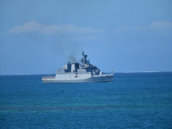 India News | INS Kadmatt Leads Mobile Fleet Review at Papua New Guinea's 50th Independence Day