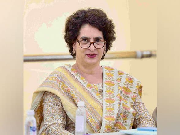 India News | Congress' Priyanka Gandhi Pays Tribute to Social Reformer Sree Narayana Guru