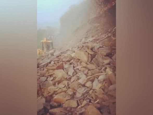 India News | Himachal: Landslide Blocks Theog-Hatkoti Route, Restoration Underway at NH 705