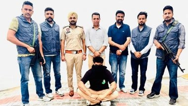 India News | Punjab: Police Apprehend Gangster Goldy Brar's Associate with Five Pistols, Ten Live Cartridges
