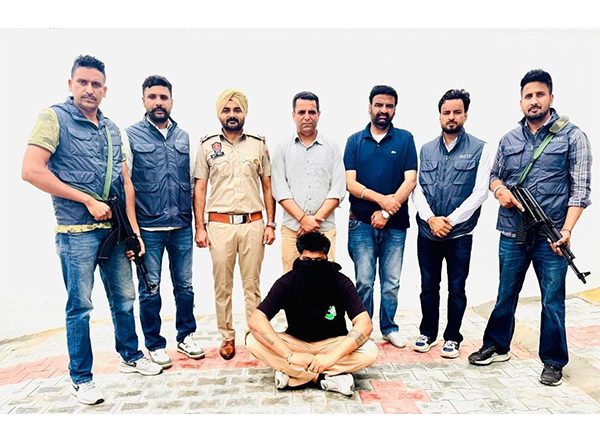 India News | Punjab: Police Apprehend Gangster Goldy Brar's Associate with Five Pistols, Ten Live Cartridges