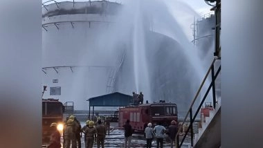 India News | Indian Navy Deploys Choppers to Douse Fire at Petrochemical Complex in Visakhapatnam