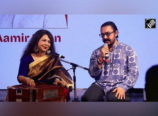 Entertainment News | Actor Aamir Khan's Singing Skills Surprise Fans at Mumbai Event