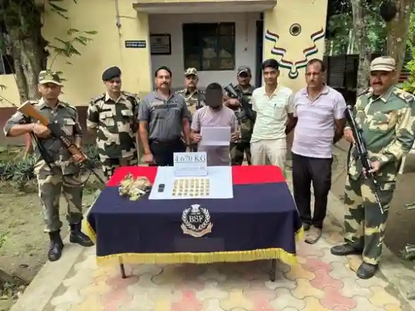 India News | Bengal: BSF Seizes Gold Worth Rs 5 Crore, Nabs Smuggler Near India-Bangladesh Border
