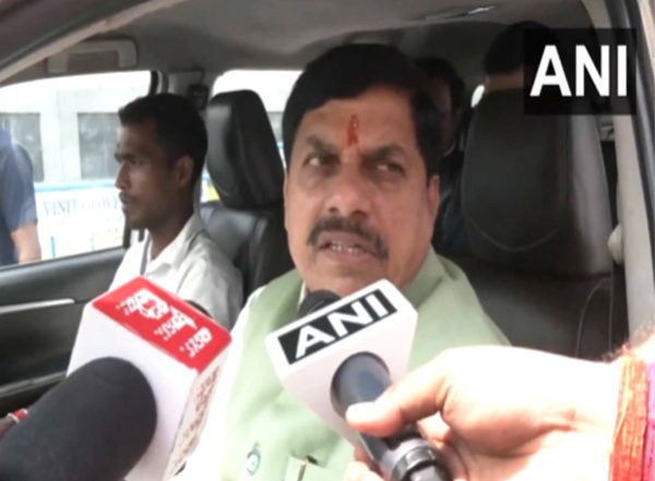 India News | CM Mohan Yadav Invites Investors from Kolkata to Invest in Madhya Pradesh