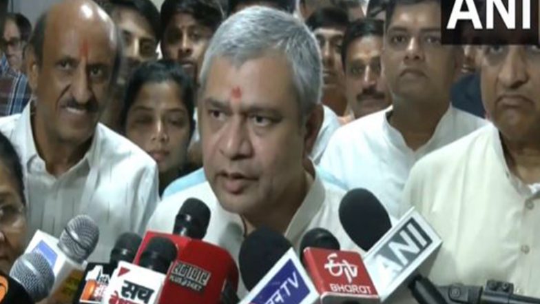 India News | Railway Minister Ashwini Vaishnaw Inspects Jaipur Stations, Announces New Maintenance Terminal and Vande Bharat Train Services