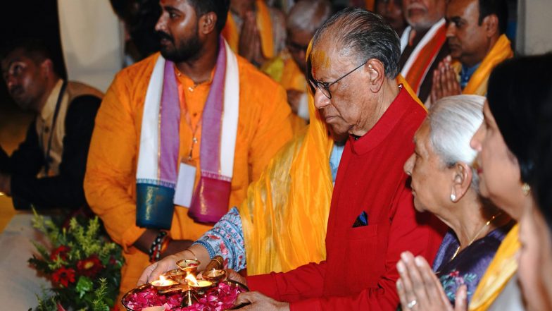 World News | Mauritius PM Navinchandra Ramgoolam Witnesses Ganga Aarti in Varanasi, Emphasising Cultural Ties
