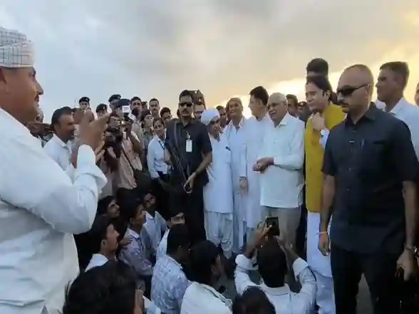 India News | Gujarat CM Bhupendra Yadav Visits Nagla Khanpur Village, Other Rain-affected Areas