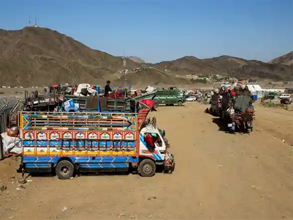 World News | UNHRC Warns Pakistan Deportations of Afghans Could Deepen Crisis Without Aid