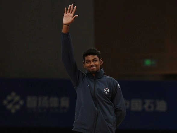 Sports News | PM Modi Hails Anandkumar Velkumar's Historic Gold at Speed Skating World Championships