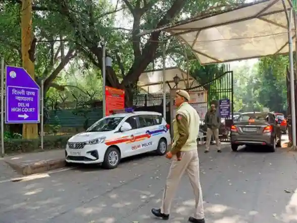 India News | Delhi HC Refuses to Set Aside Termination of DU Professor Guilty of Demanding Illegal Gratification from Students