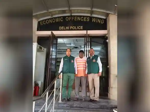 India News | Delhi Police Arrest Former Advocate in ₹100 Crore Ponzi Scheme